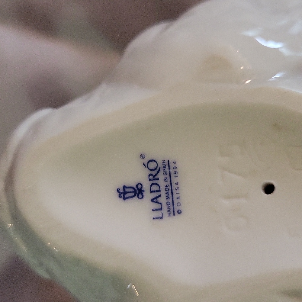 Elegant White Porcelain Swan Figurine. LLADRO - Picture 4 of 5